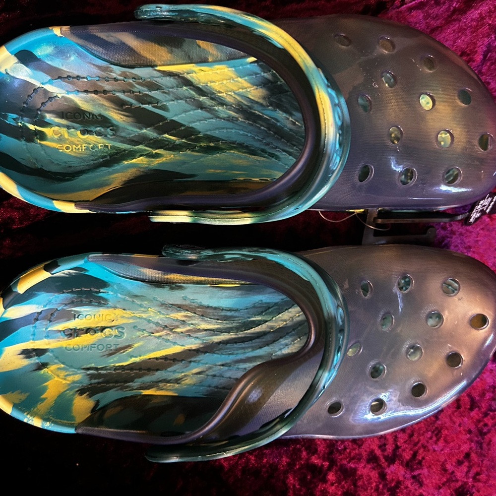 Iconic Crocs Comfort Clogs - Multicolor